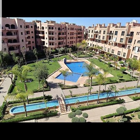 Un Moderne Chic Appartement Vue Sur Piscine Marrakesch Exterior foto
