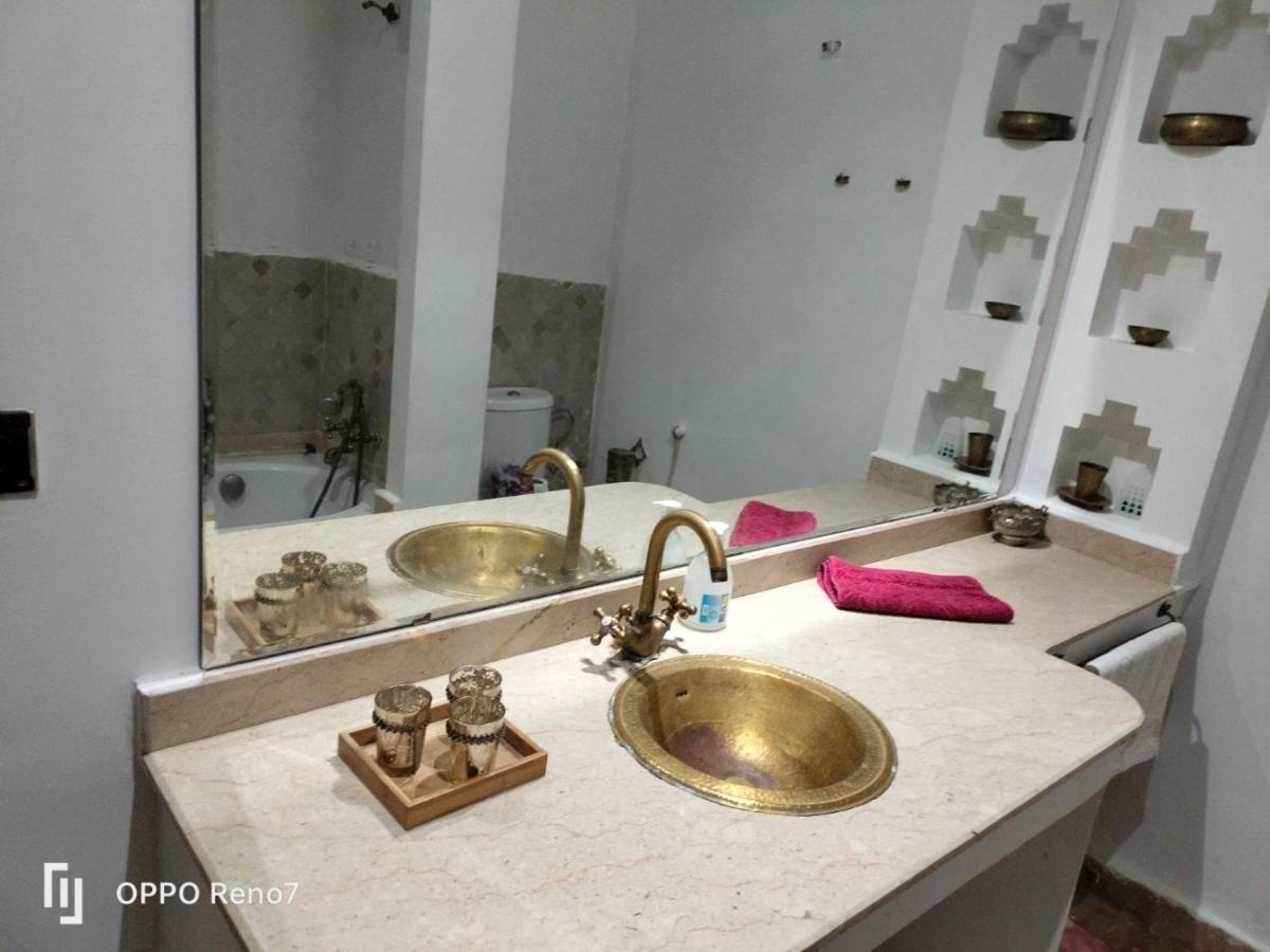 Un Moderne Chic Appartement Vue Sur Piscine Marrakesch Exterior foto