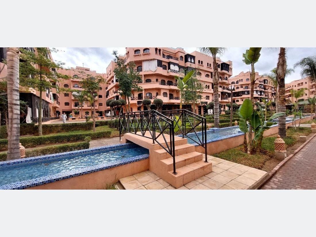 Un Moderne Chic Appartement Vue Sur Piscine Marrakesch Exterior foto