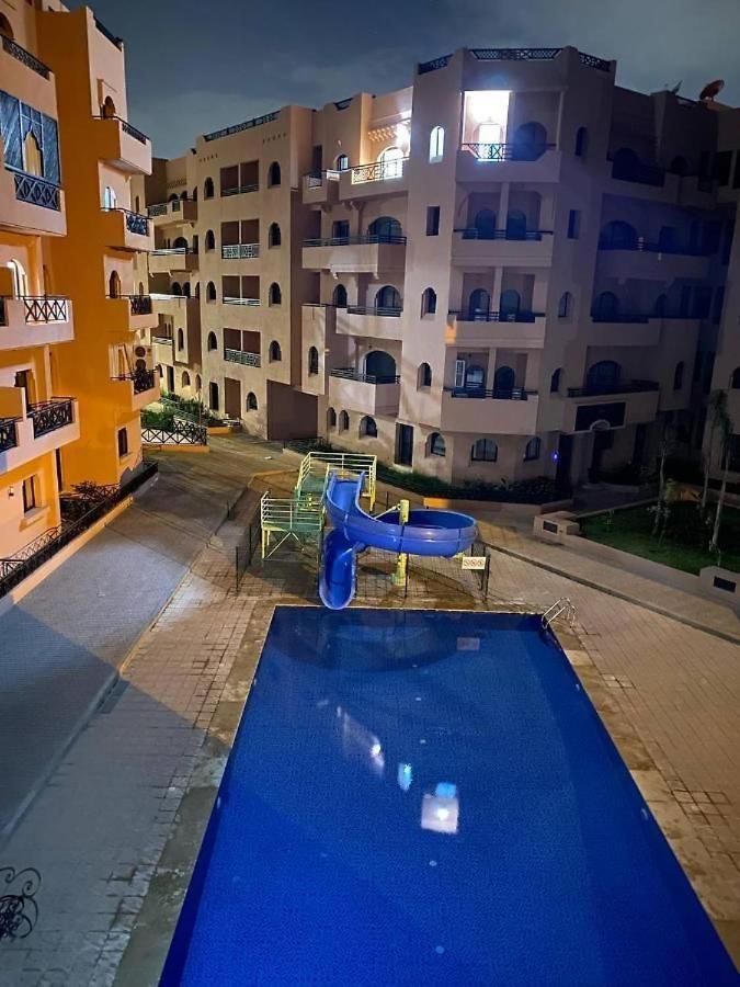 Un Moderne Chic Appartement Vue Sur Piscine Marrakesch Exterior foto