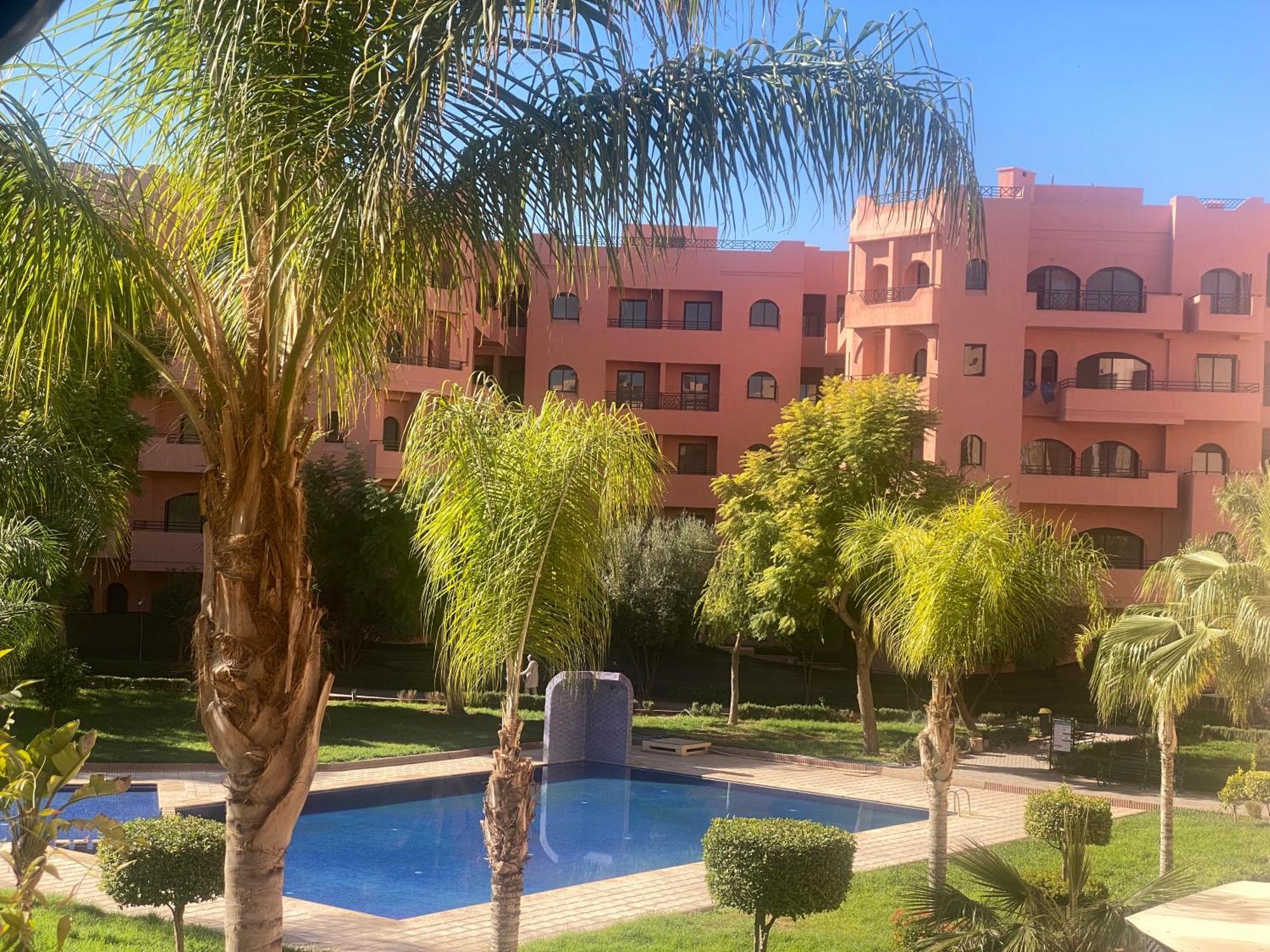 Un Moderne Chic Appartement Vue Sur Piscine Marrakesch Exterior foto